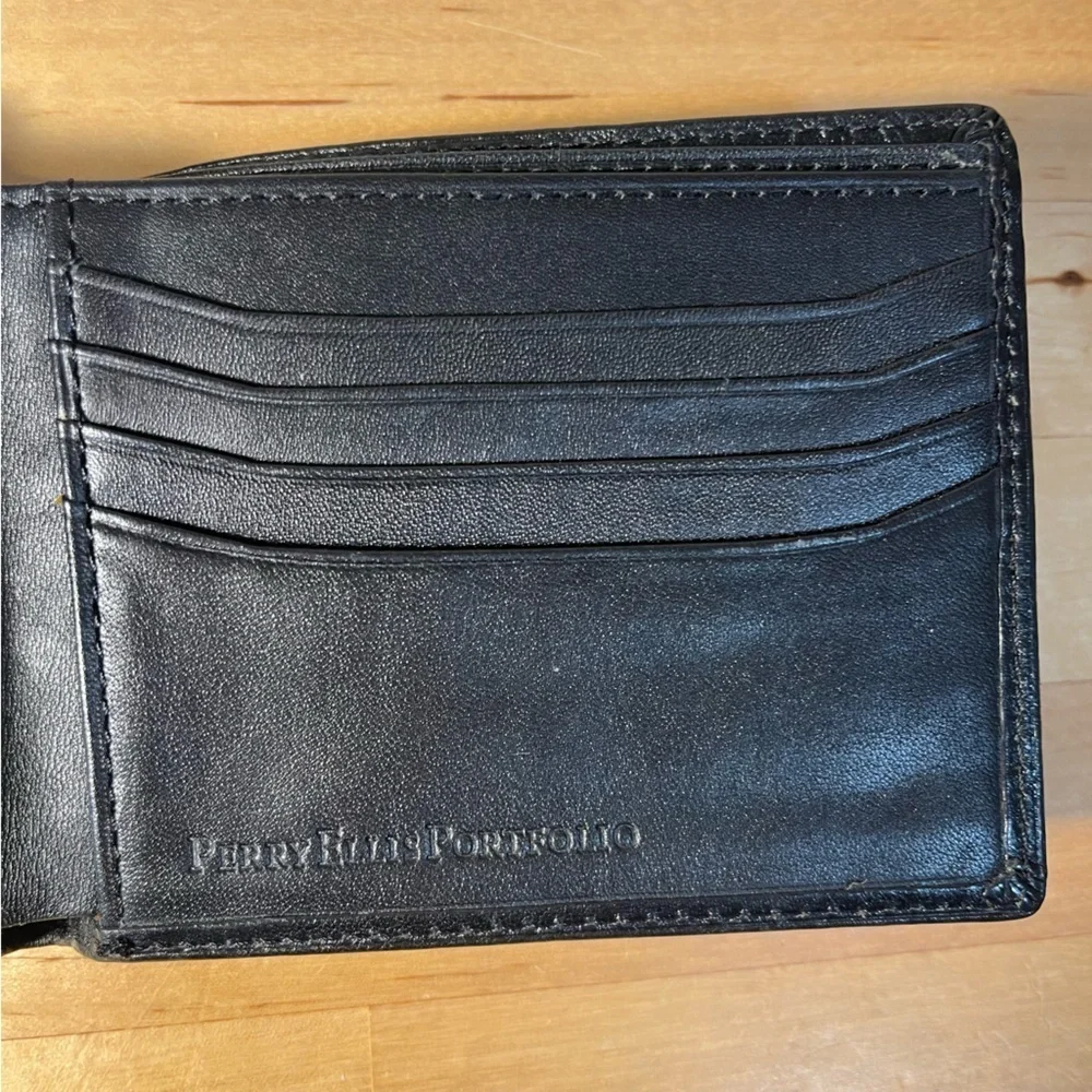 Perry Ellis Portfolio Men's Genuine Leather Bifold Wallet ID Holder Black
